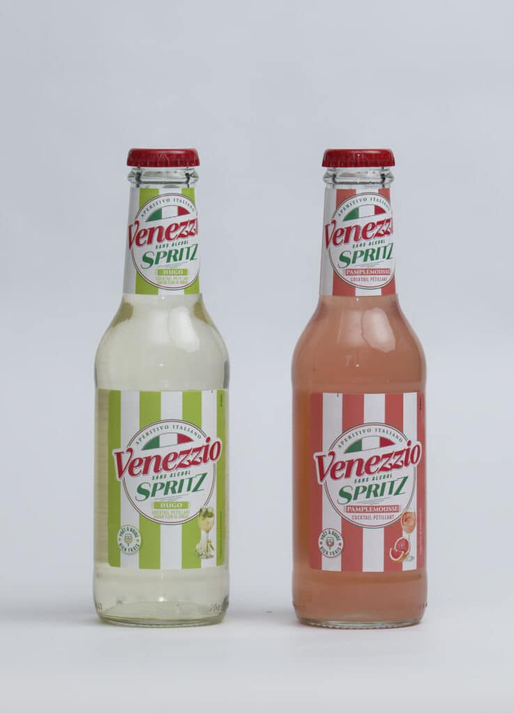 Spritz Hugo et spritz pamplemousse rose de Venezzio. Photo : Philippe Lim